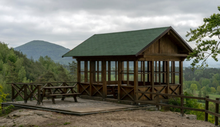 TIP NA VÝLET: Švýcarská vyhlídka s pohledem na Ještěd i Bezděz