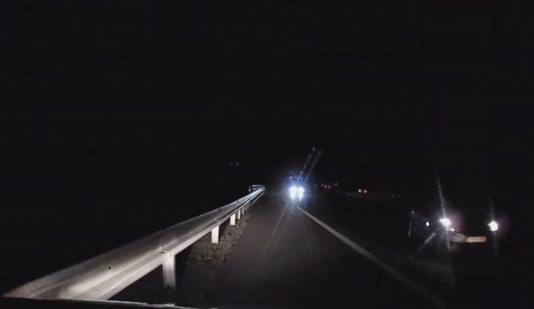 Řidič z místa nehody ujel