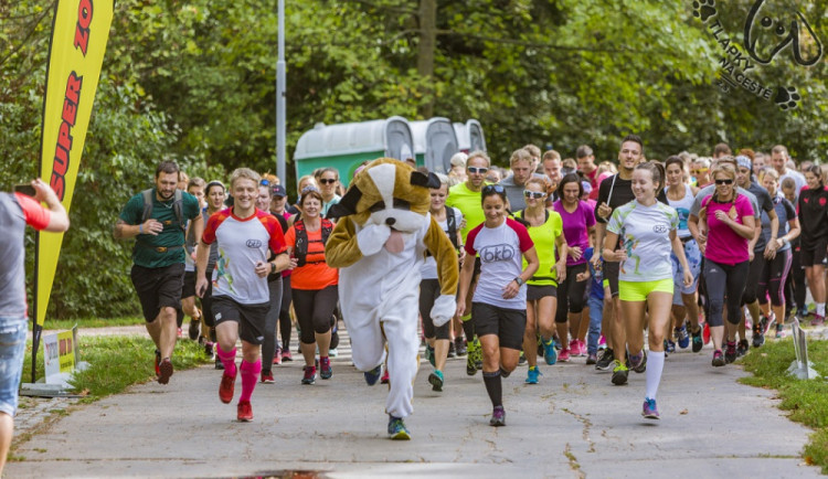 Velkým lákadlem je fotka s ikonickým maskotem akce.