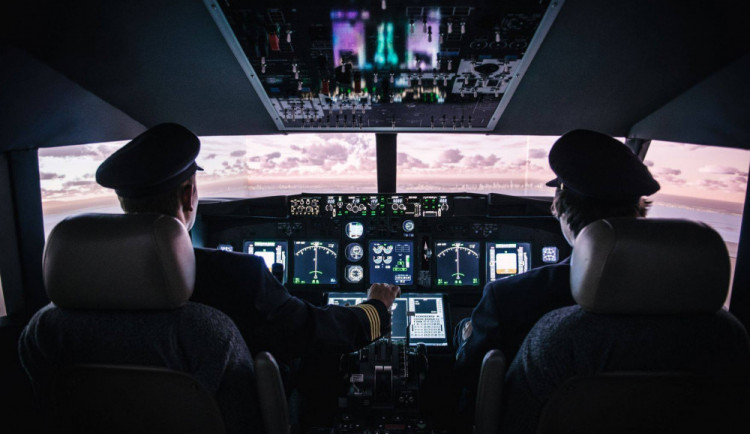 Kokpit Boeingu v Air Wine