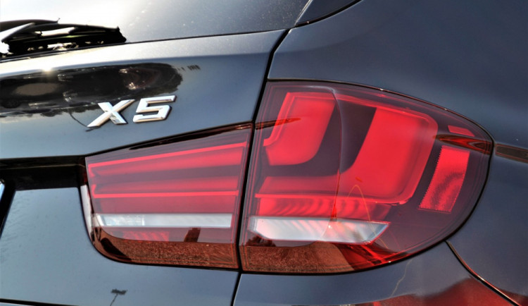 Muž zaplatil za BMW z inzerátu a prodejce nereaguje. Teď je o půl milionu lehčí