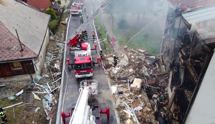 Výbuch domu má na svědomí neznámý pachatel, kriminalisté zahájili trestní stíhání