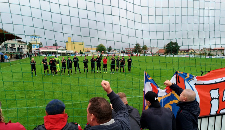 Děkování fanouškům po zápase s Chrudimí