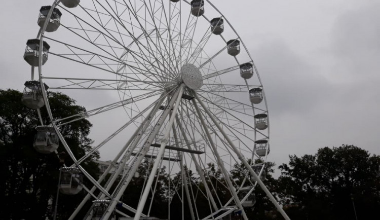 Kolo tam bude stát ode dneška až do 23. prosince.