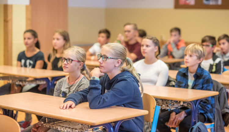 Na opravy škol šlo letos přes 25 milionů, největší proměny se dočkala základka na náměstí Míru