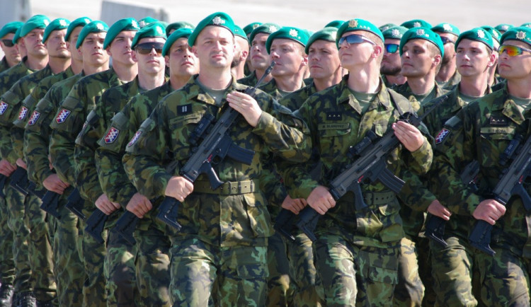 Náměstí v Budějcích bude patřit vojákům, policii, hasičům a celníkům