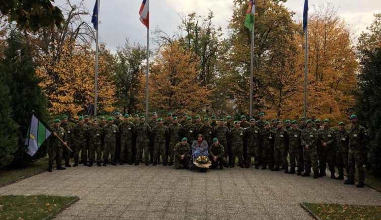 Liberečtí vojáci uspořádali sbírku pro maminku jednoho z nich, vybrali přes 70 tisíc korun