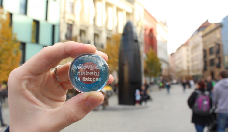 Světový den diabetu doprovodí kuličky v orloji i preventivní měření v obchodním centru