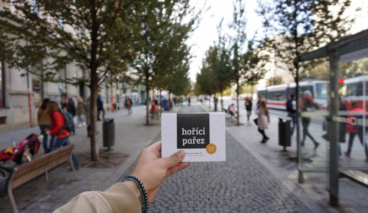 Básnická sbírka Hořící pařez popisuje ty nejzajímavější příběhy z brněnských ulic.