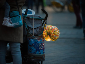 Při národní hymně bylo na místě okolo tří tisíc lidí. FOTO: Tomáš Hrivňák