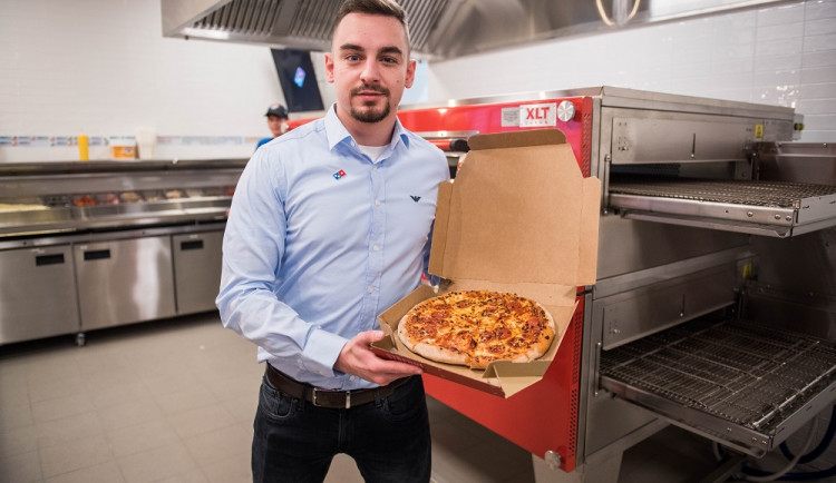FOTO: Legendární americká pizza v Brně! Domino‘s otevřela rovnou dvě pobočky