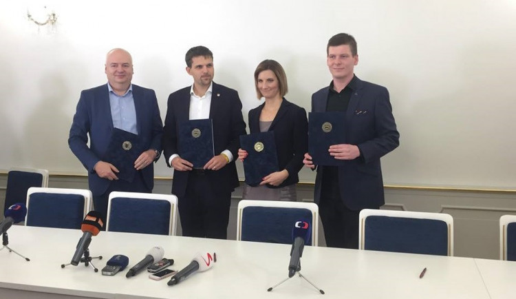 size4-15414277020843-60-koalice-eliskabe