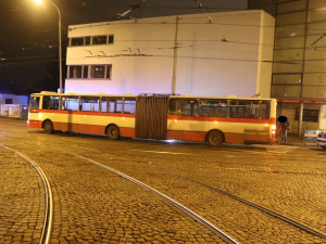 Ve čtvrtek večer srazil u Semilassa autobus seniorku, policie pátrá po svědcích