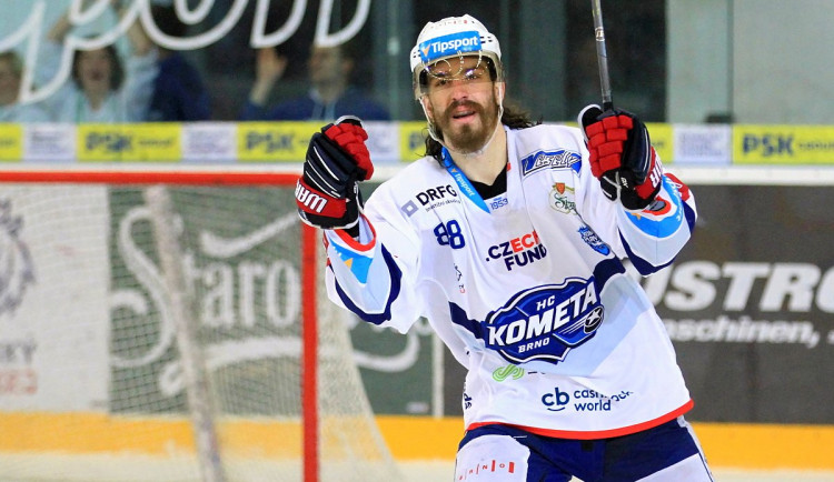 Americký hráč Peter Mueller je zpátky v Brně. Obránce Jan Štencel opouští Kometu