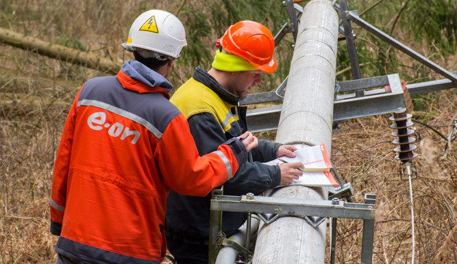 Na Česko se žene silný vítr, výstraha platí pro část Jihočeského kraje