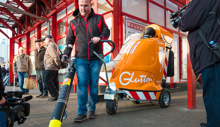 Nový komunální vysavač pomůže udržet ulice Liberce čisté