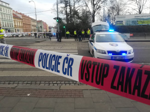 AKTUÁLNĚ: Lidická ulice v Brně je uzavřena. Veřejnost ohrožoval člověk se střelnou zbraní, na místě je zásahovka
