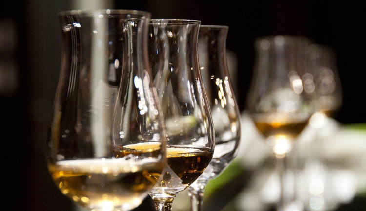 wine-glasses-1246240_1280