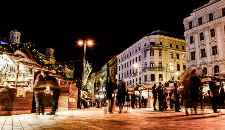 Silvestr v Brně: živá hudba, videomapping a stánky otevřené do desíti večer