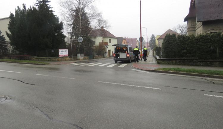 Řidič srazil v Blansku ženu, policisté hledají svědky