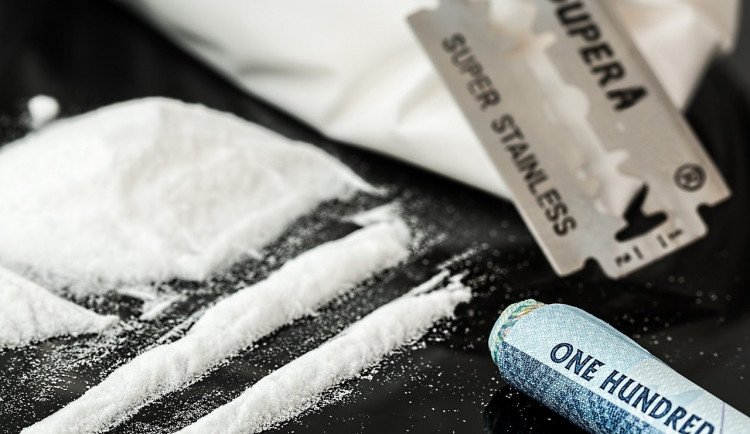 Muž z Brna si objednal gram kokainu přes internet. Místo pošťáka k němu dorazili policisté
