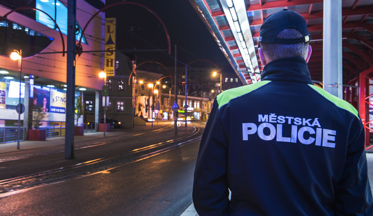 Celostátně hledaného kluka objevili na Fügnerce