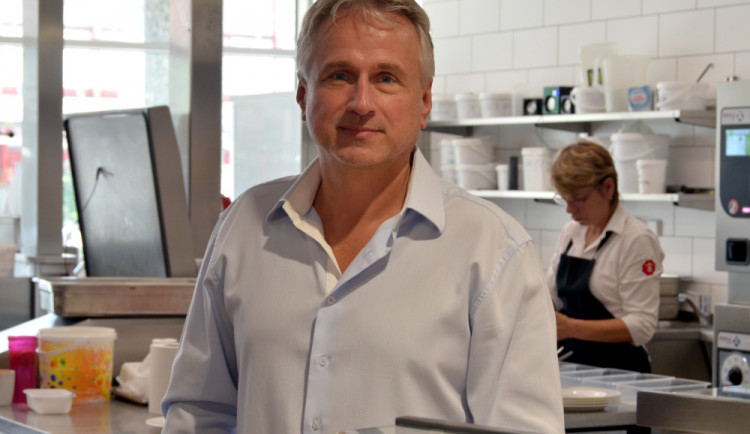 Podnikatel Jiří Bláha zvažuje odchod ze Sněmovny. Vidí větší smysl práce v rodném Liberci