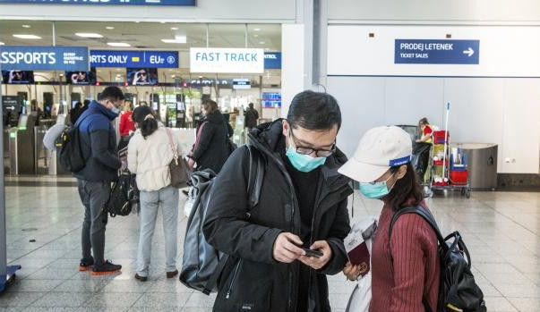 Vysoké školy omezují kvůli koronaviru kontakty s Čínou