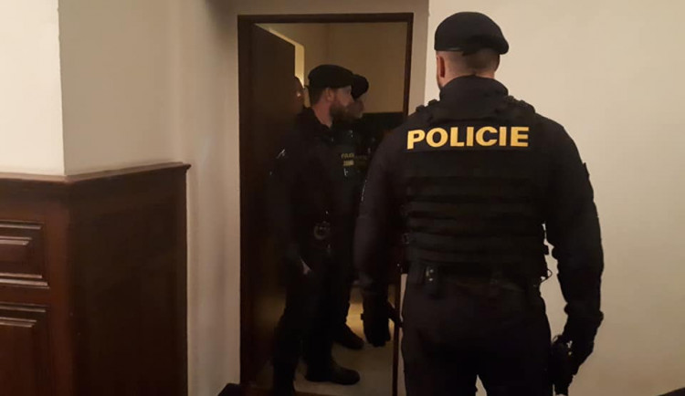 Po sociálních sítích se šíří informace o týrání a zabití koček v Jablonci. Případ vyšetřuje policie