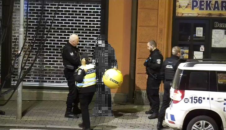 Hráli fočus na Fügnerce, jenže „míč“ ukradli z trafiky