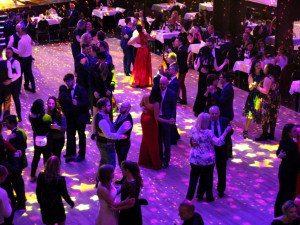 Brněnský Queerball 2020 propagoval s tématem Spolu navěky manželství pro všechny