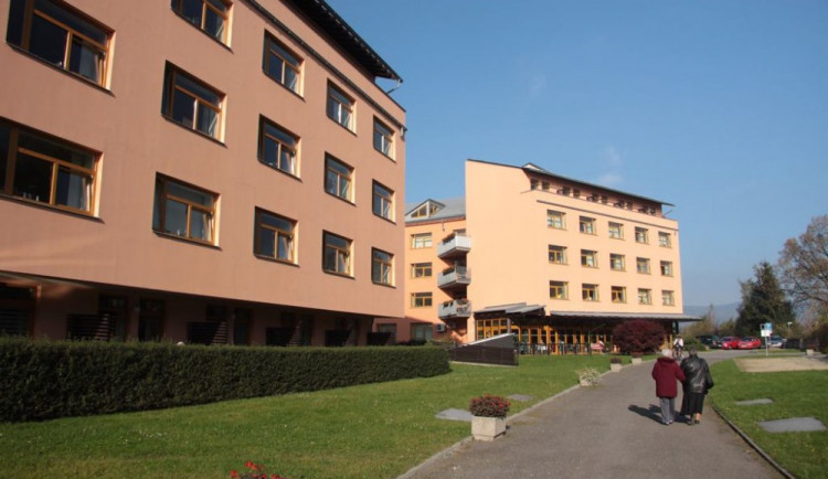 Dům seniorů v libereckém Františkově bude mít hezčí zahradu. Ta pomůže i zadržovat vodu