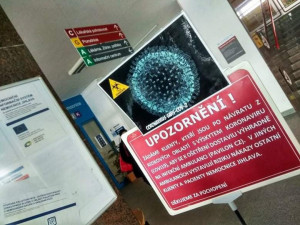 Kvůli koronaviru zavřou všechny školy v Česku. Stát zakáže také společenské akce nad sto účastníků