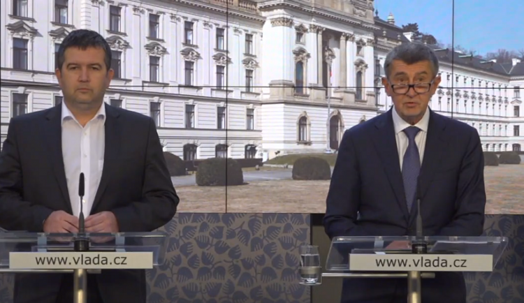 Ministr vnitra Hamáček a premiér Babiš na tiskové konferenci