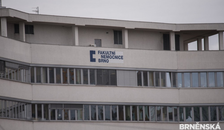 Fakultní nemocnice útok hackerů ustála, základní provoz funguje dál