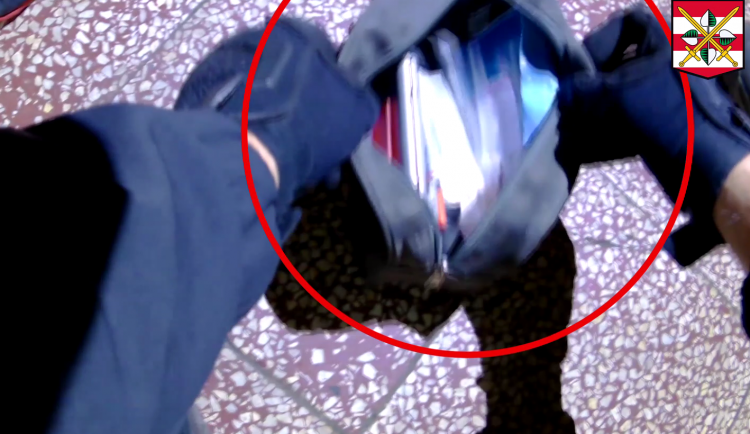 VIDEO: Policisté chytili vařiče pervitinu. Naučil se to ve vězení, nahlásili ho sousedi