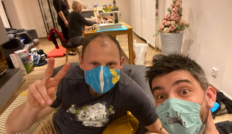 Ve Vyškově fungují ode dneška automaty na roušky