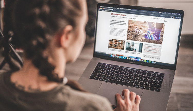 Nejdůležitější denní zprávy u tebe v mailu! Staň se Drbňákem a využij výhod registrace