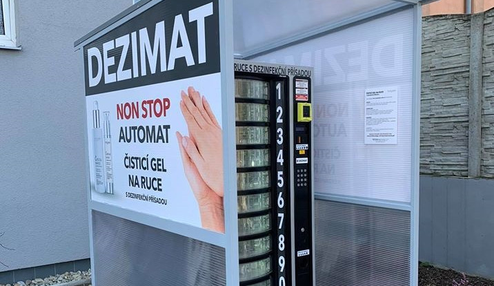 V Brně slouží první automat na dezinfekční gel na ruce