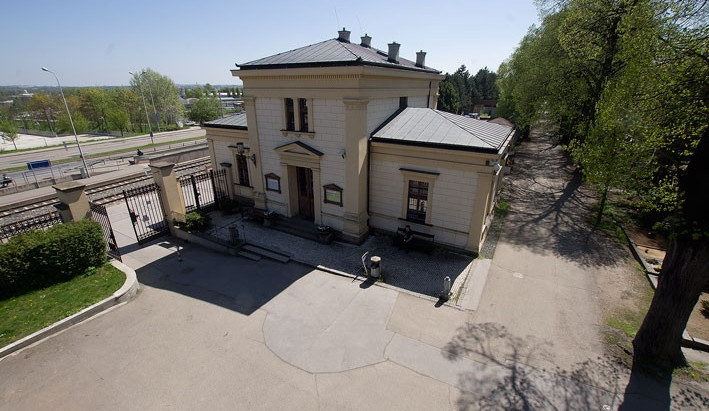 Hřbitovy zůstanou během Velikonoc otevřené, město však doporučuje lidem návštěvu zvážit