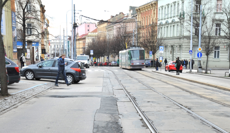 Dnes začíná několikaměsíční rekonstrukce ulice Veveří. Přinese omezení a změny v dopravě