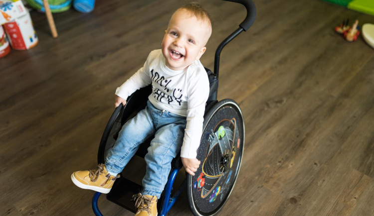 Malý Adámek trpí vážnou nemocí