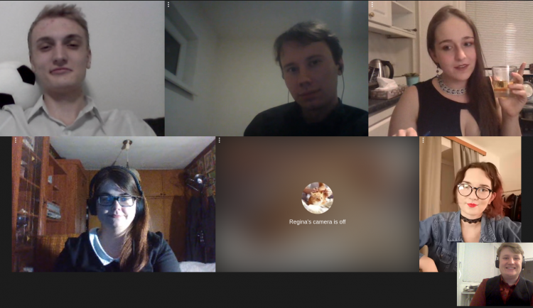 Rolové hry se přesouvají do online světa. Stát se můžete královnou plesu i nejlepším fotbalistou