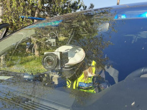 FOTO: Bezohlední řidiči si pletli silnice se závodní dráhou, někteří neměli papíry nebo řídili opilí