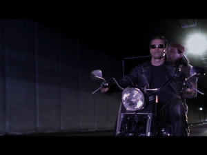 VIDEO: Arnold se vrátil z budoucnosti, aby zachránil Bohuše. Brněnští videokouzelníci jsou zpět s EETerminátorem