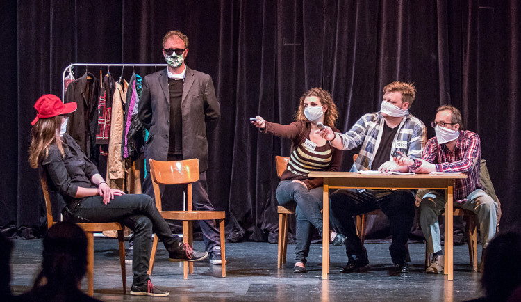 Boss Babiš. První představení po epidemii opepřené o koronavirovou část