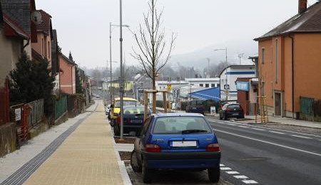 Parkování v protisměru. Zbytečný přestupek, který může vyjít řidiče draho
