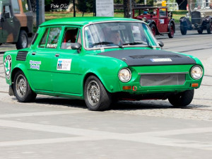 FOTO: Víkend v Brně patřil historickým vozům. Obdivovat je přišly stovky lidí