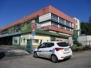 VIDEO: Celníci vylili čtrnáct tisíc litrů Starobrna do kanálu