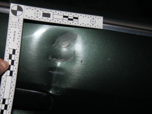 VIDEO: Ženu v Brně dopálil vařič, propanbutanovou bombu začala házet po autech